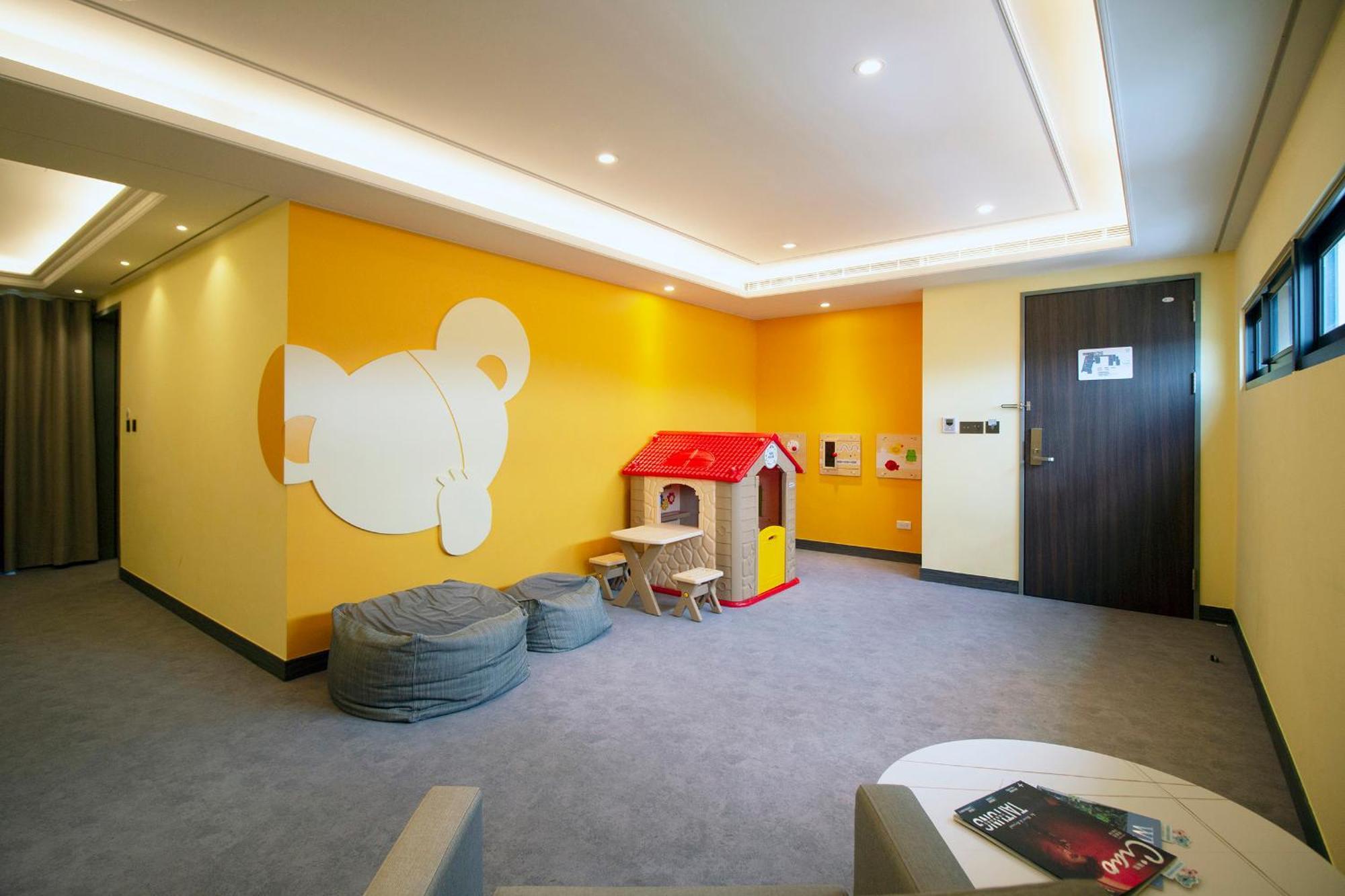 Check Inn Magi Kids Hotel Лодун Экстерьер фото